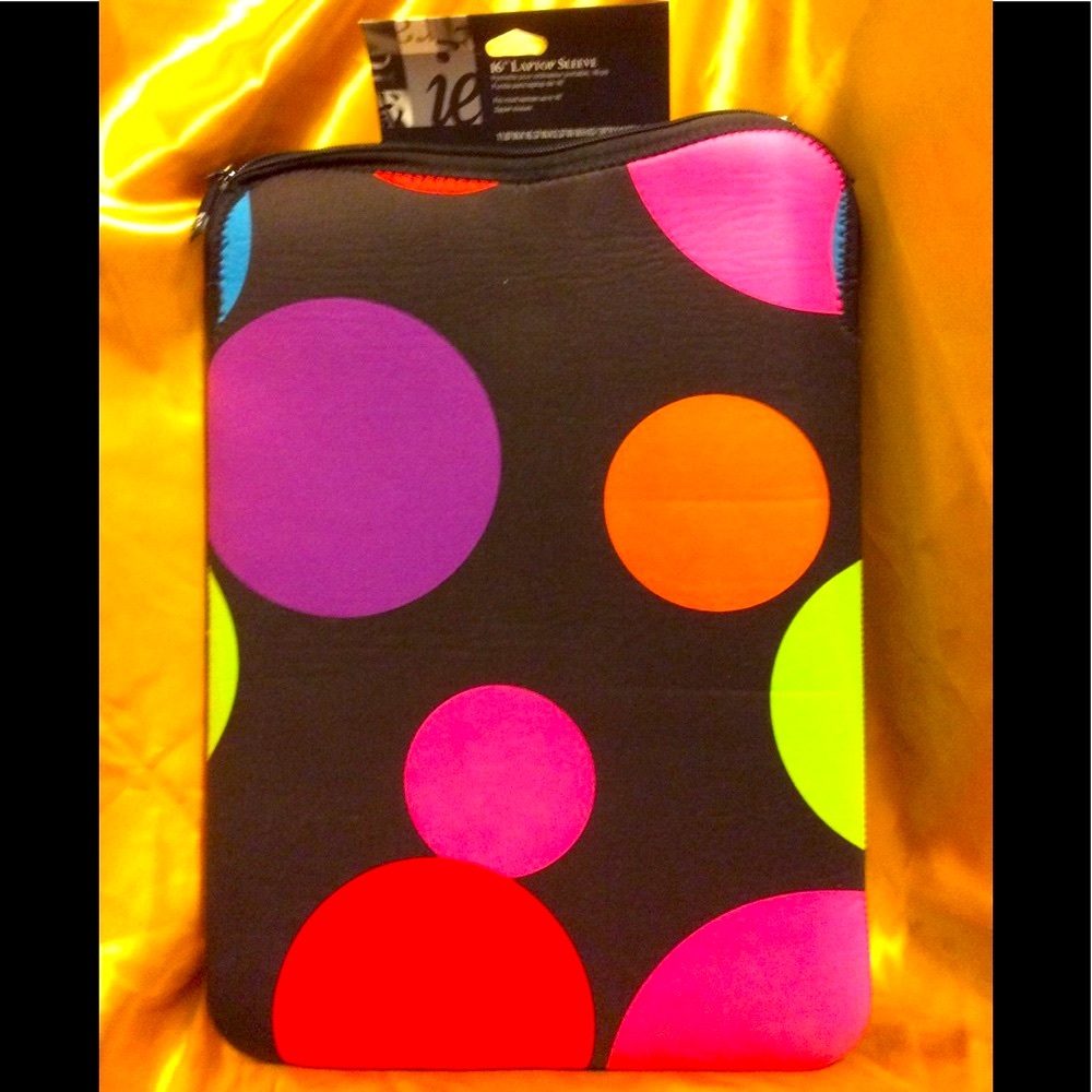 16” neoprene laptop sleeve, zipper closure, NWT